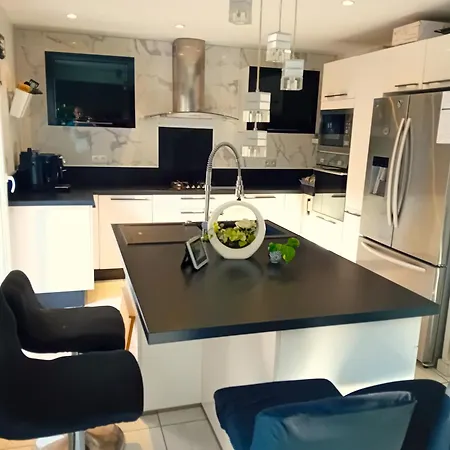 Charmante Maison - Vue Mer- Parking Prive Tatil Evi La Ciotat