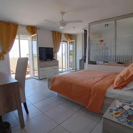 Tatil Evi Charmante Maison - Vue Mer- Parking Prive La Ciotat
